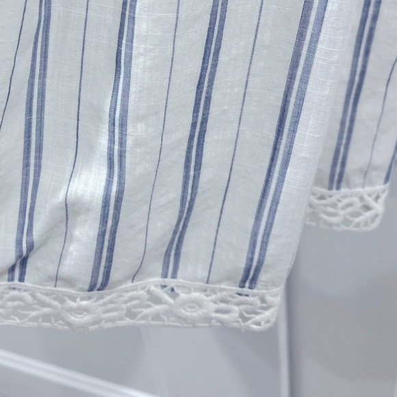 Abercrombie & Fitch White and blue light dress with embroidered details - Picture 2 of 9